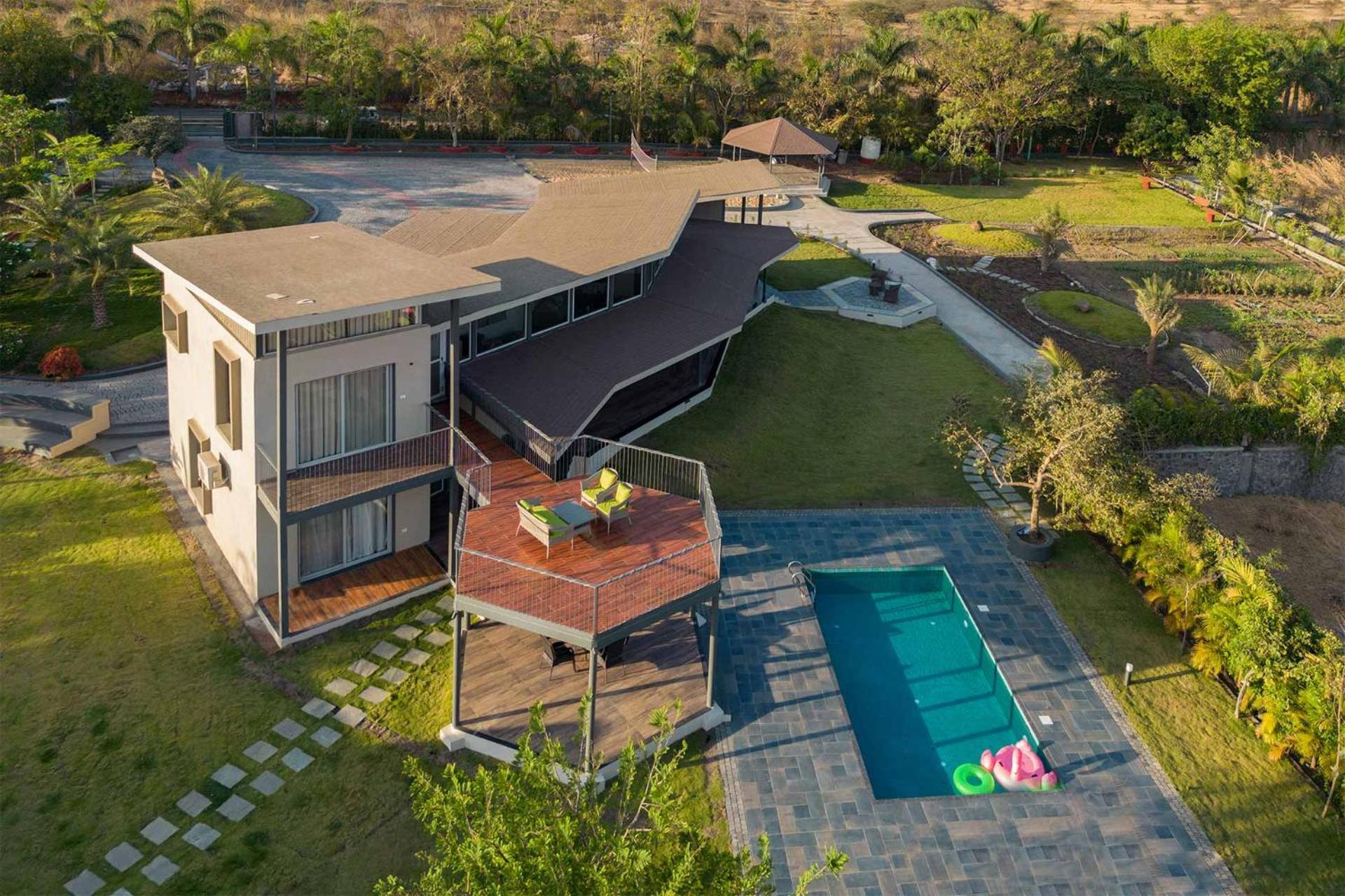 Bel Air Mansion By Stayvista - A Tranquil Oasis With A Spacious Deck, Gazebo, Sauna, Jacuzzi & A Mini-Amphitheatre Лонавала Екстериор снимка